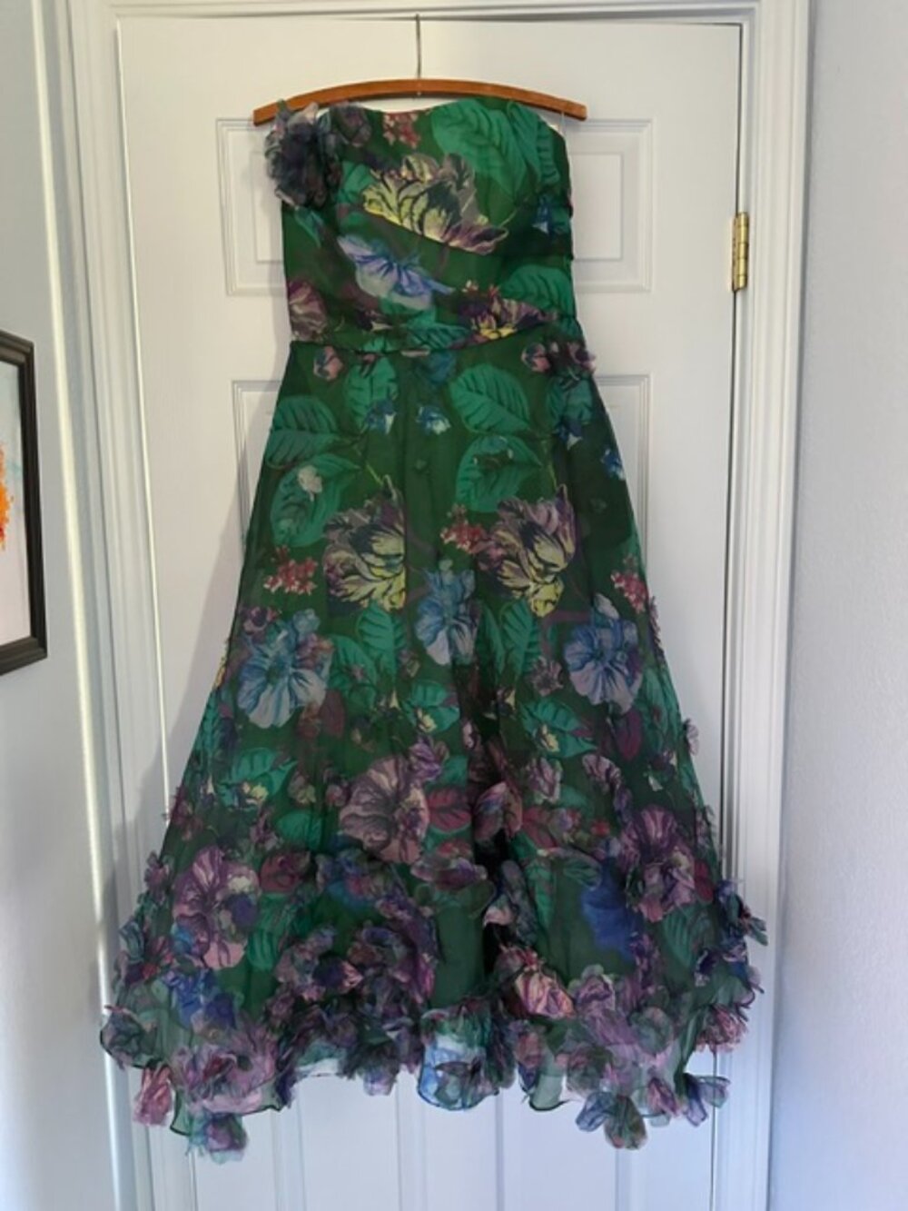 Marchesa Notte Strapless 3d Floral Embroidered Dress In Green, size 10